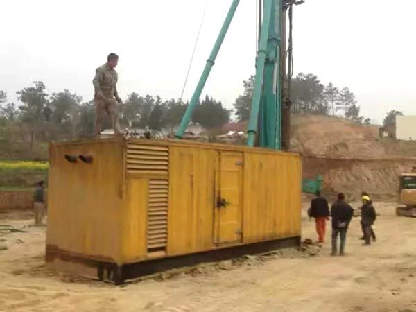 泸定如何判断水冷式机油散热器密封件是否需要更换？